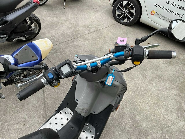 Peugeot metal x brommer - afbeelding 3 van  3