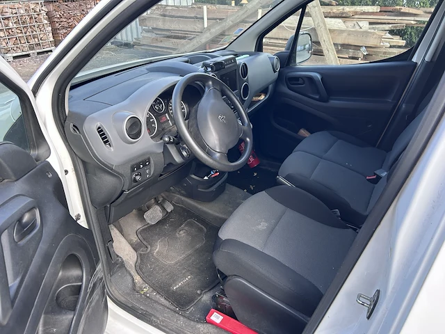 Peugeot partner - bj 08/2018 - afbeelding 23 van  23