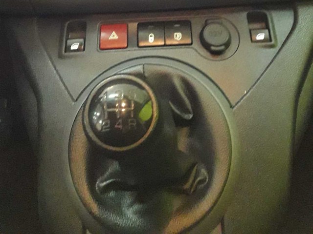 Peugeot partner bedrijfswagen - afbeelding 6 van  9