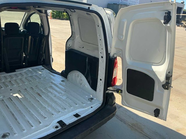 Peugeot partner bedrijfswagen - afbeelding 4 van  25