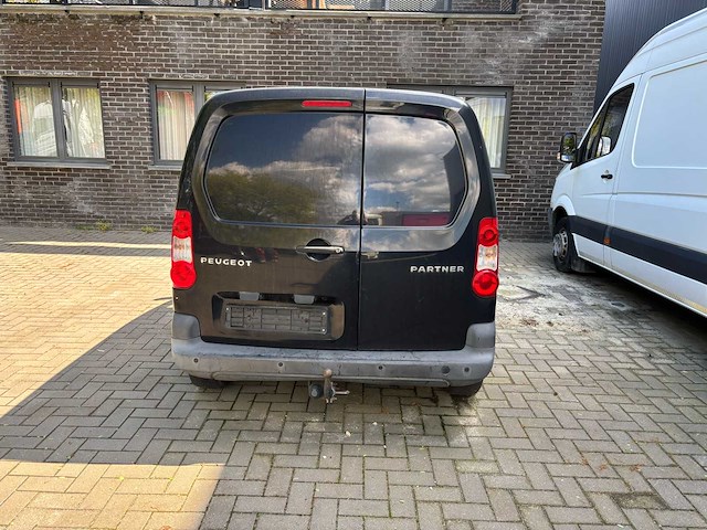 Peugeot partner lichte bedrijfswagen - afbeelding 27 van  32