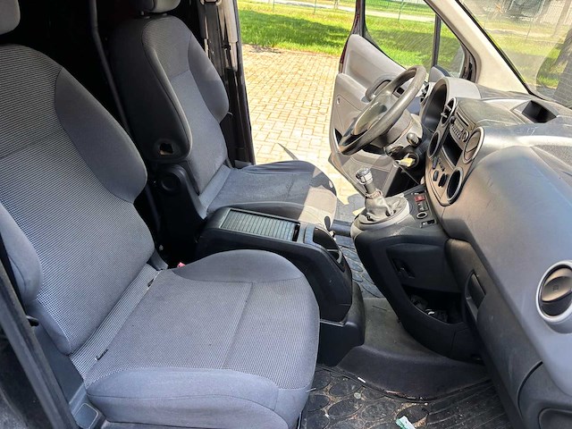 Peugeot partner lichte bedrijfswagen - afbeelding 14 van  25