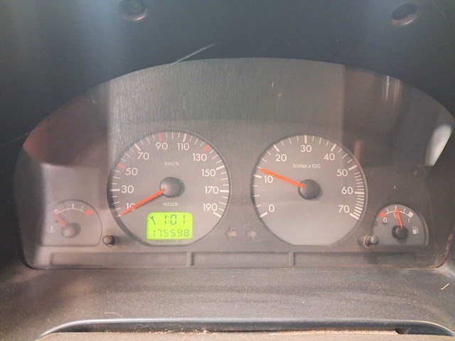 Peugeot partner lichte vracht 1.9 diesel - 175.598 km - trekhaak - ruime afgesloten laadruimte - afbeelding 2 van  17