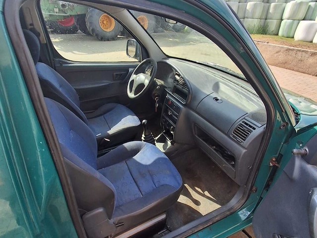Peugeot partner lichte vracht 1.9 diesel - 175.598 km - trekhaak - ruime afgesloten laadruimte - afbeelding 3 van  17