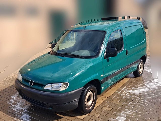 Peugeot partner lichte vracht 1.9 diesel - 175.598 km - trekhaak - ruime afgesloten laadruimte - afbeelding 1 van  17