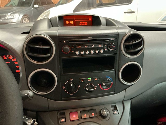 Peugeot partner lichte vracht personenauto - afbeelding 6 van  24