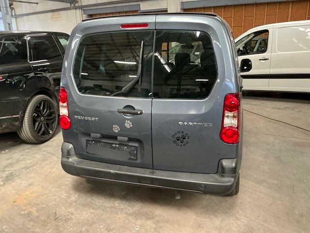 Peugeot partner lichte vracht personenauto - afbeelding 18 van  24