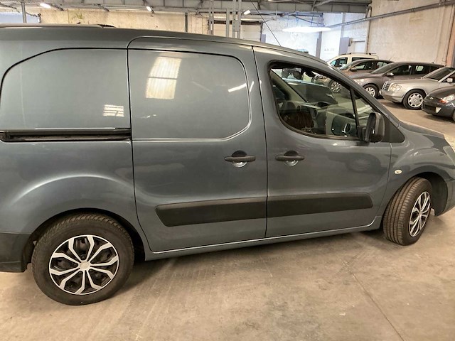 Peugeot partner lichte vracht personenauto - afbeelding 20 van  24
