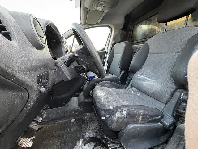 Peugeot partner - afbeelding 8 van  9