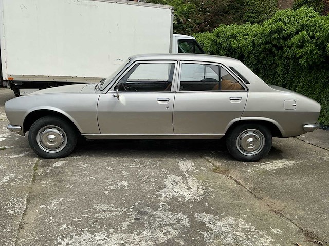Peugeot sedan 504 oldtimer - afbeelding 12 van  23