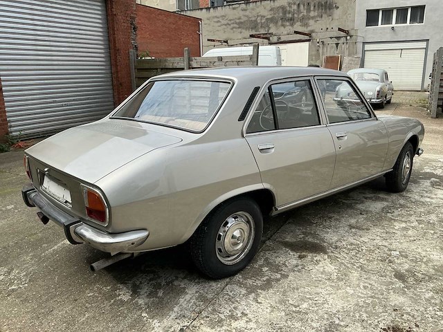 Peugeot sedan 504 oldtimer - afbeelding 19 van  23