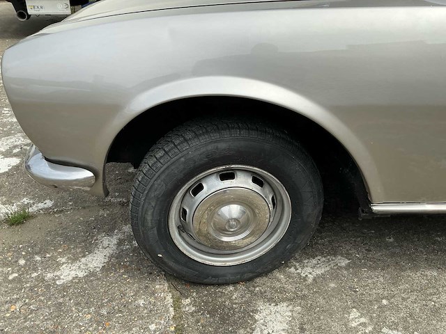 Peugeot sedan 504 oldtimer - afbeelding 23 van  23