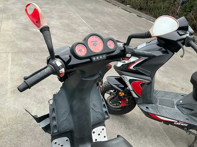 Peugeot speedfight scooter dienend voor wisselstukken - afbeelding 3 van  4