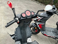 Peugeot speedfight scooter dienend voor wisselstukken - afbeelding 3 van  4