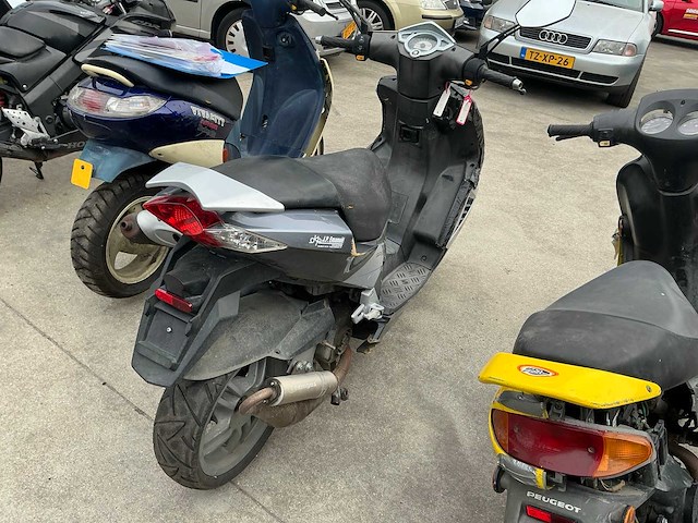 Peugeot speedfight scooter - afbeelding 3 van  6