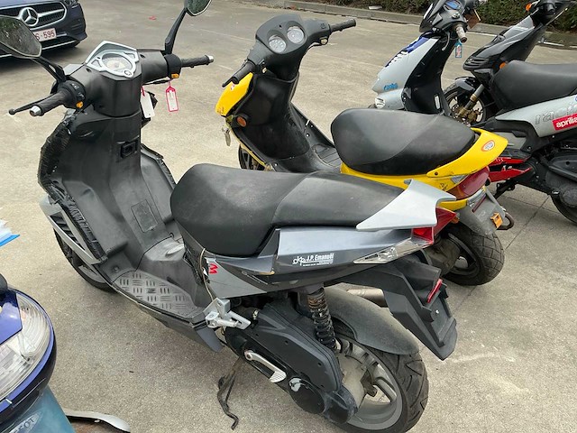 Peugeot speedfight scooter - afbeelding 4 van  6