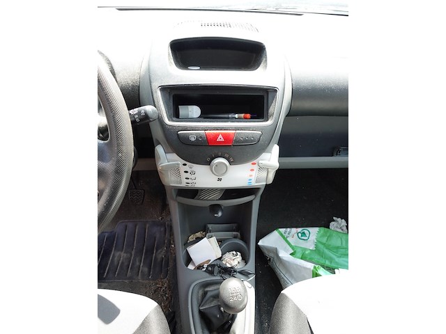 Peugot 107 - afbeelding 7 van  8