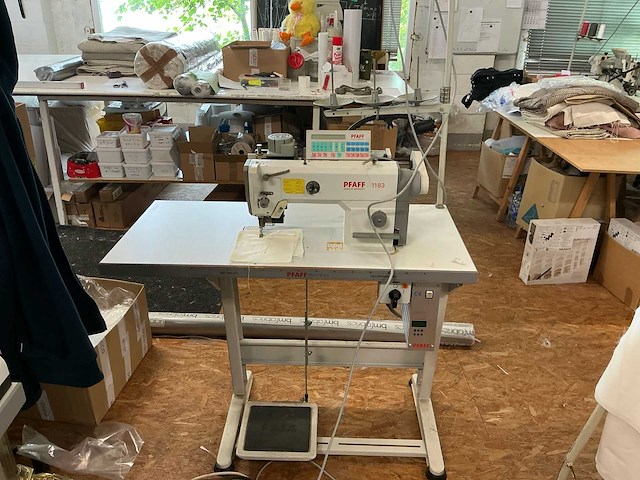 Pfaff 1183 pl naaimachine - afbeelding 1 van  9