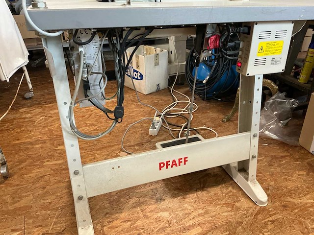 Pfaff 1183 pl naaimachine - afbeelding 5 van  9