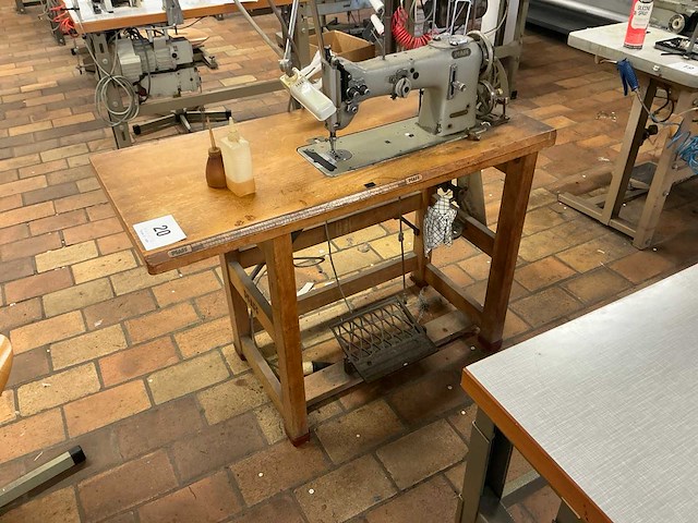 Pfaff 138-6 zigzag naaimachine - afbeelding 1 van  7