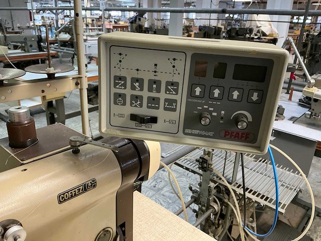 Pfaff 483-780/01-900/51 naaimachine - afbeelding 4 van  4