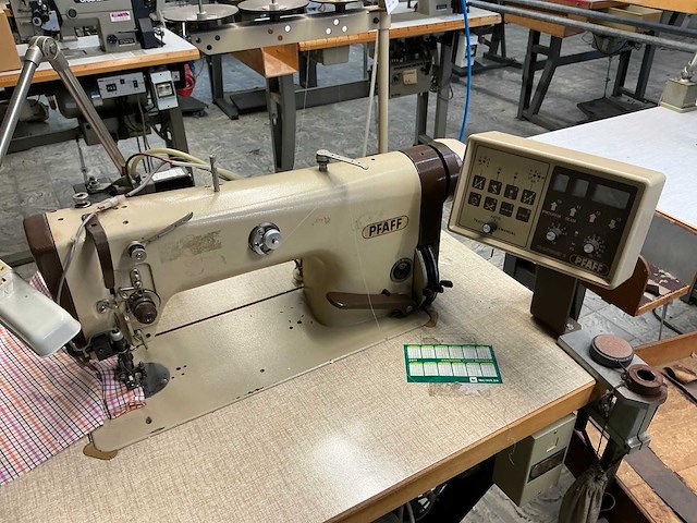 Pfaff 487-706/81 naaimachine - afbeelding 2 van  3