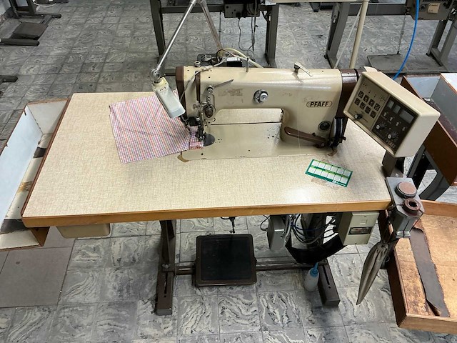 Pfaff 487-706/81 naaimachine - afbeelding 3 van  3