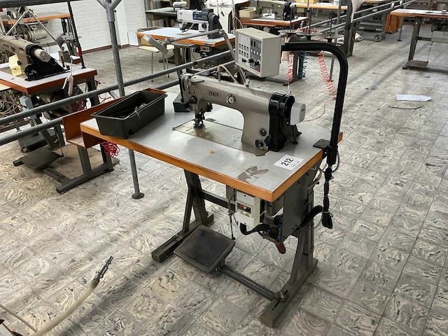 Pfaff 487-706/82 naaimachine - afbeelding 5 van  5