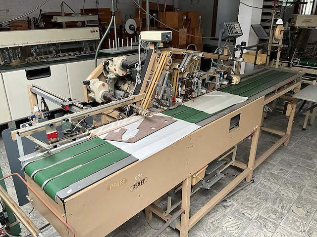 Pfaff 5642 voorbaanautomaat - afbeelding 9 van  14