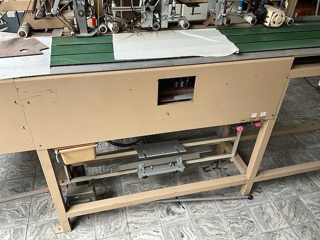 Pfaff 5642 voorbaanautomaat - afbeelding 14 van  14