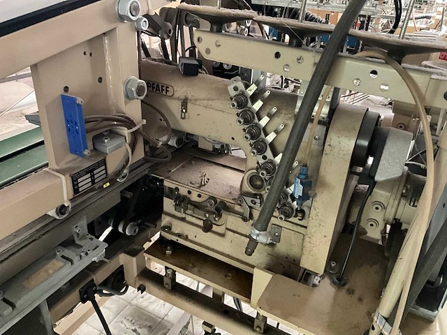 Pfaff 5642 voorbaanautomaat - afbeelding 3 van  9