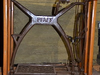 Pfaff naaimachine met voetbediening - afbeelding 4 van  7