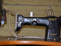 Pfaff naaimachine met voetbediening - afbeelding 6 van  7