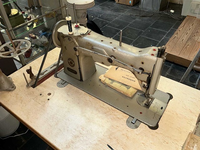 Pfaff naaimachine - afbeelding 5 van  9