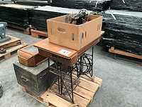 Pfaff pedaalmodel antieke naaimachine - afbeelding 1 van  5