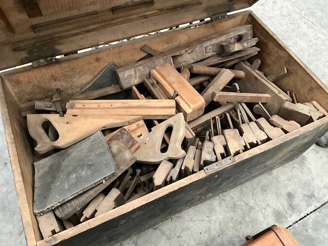 Pfaff pedaalmodel antieke naaimachine - afbeelding 2 van  5