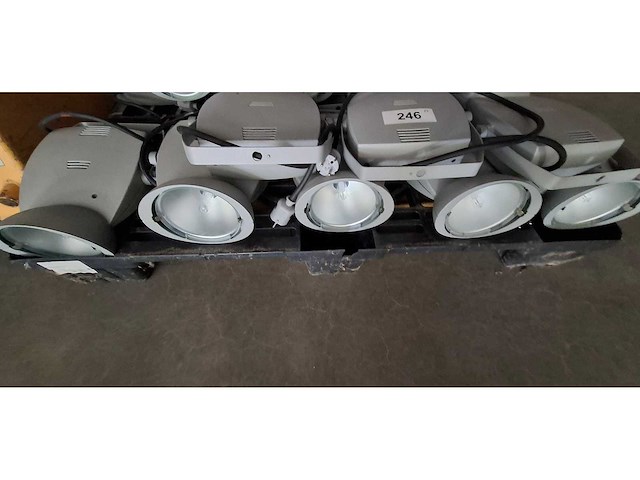 Philips - mcs450 - spotlight (8x) - afbeelding 1 van  3