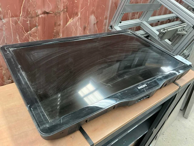 Philips 40pfl televisie - afbeelding 1 van  6