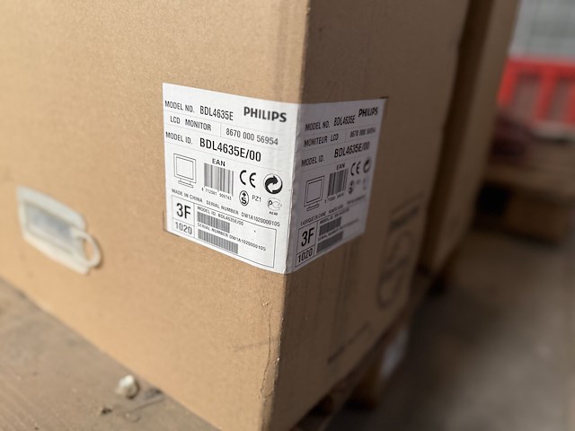 Philips 46 inch lcd scherm - afbeelding 2 van  2