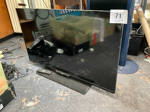 Philips 47 inch flatscreen tv - afbeelding 1 van  5