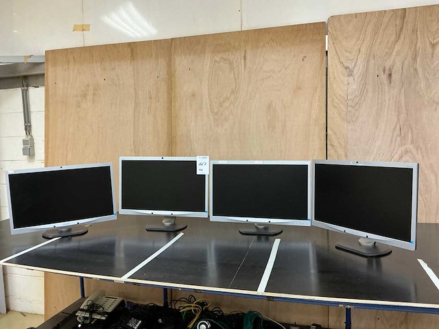 Philips amva led 241p4q monitor (4x) - afbeelding 1 van  15