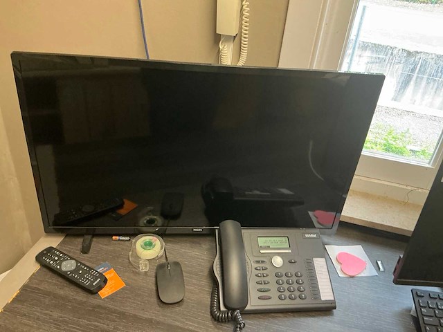 Philips en dell monitor (2x) - afbeelding 3 van  7