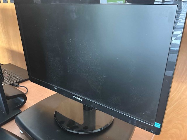 Philips en iiyama - set 5 van 7 monitoren + 5 standaards - afbeelding 5 van  16