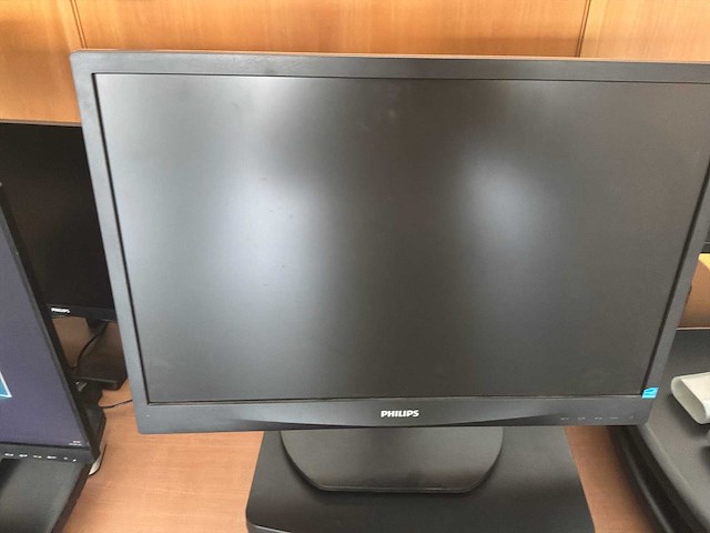 Philips en iiyama - set 5 van 7 monitoren + 5 standaards - afbeelding 15 van  16