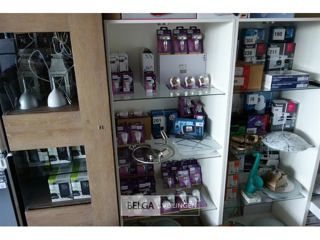 Philips led bulb dimbaar e27 + e14 - afbeelding 1 van  3