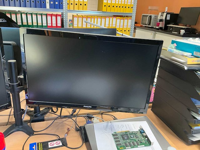 Philips monitor (2x) - afbeelding 1 van  3