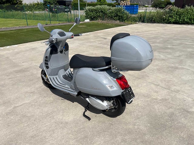 Piaggio - gts 300 - motorfiets - afbeelding 10 van  14