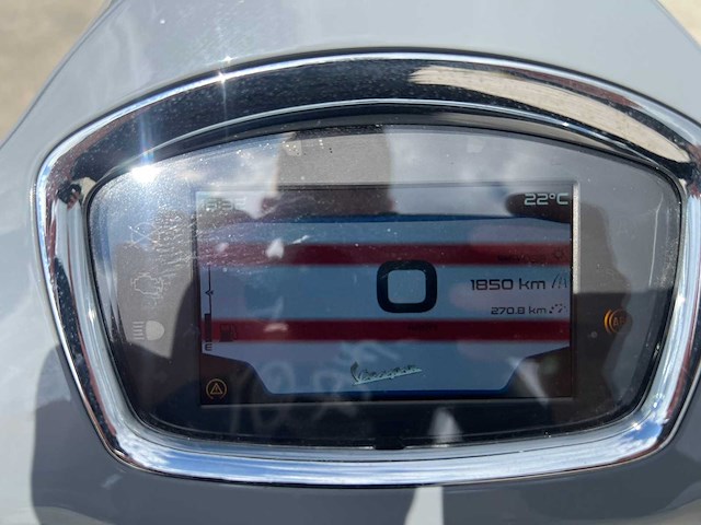 Piaggio - gts 300 - motorfiets - afbeelding 3 van  14