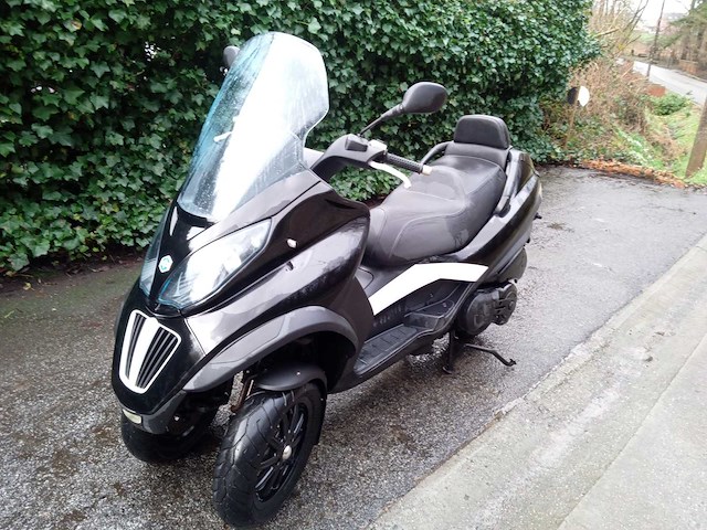 Piaggio - mp3 - motorfiets - afbeelding 6 van  9
