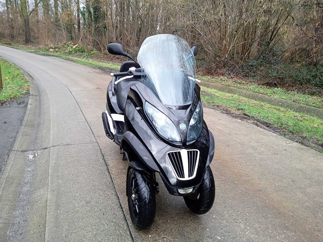 Piaggio - mp3 - motorfiets - afbeelding 7 van  9
